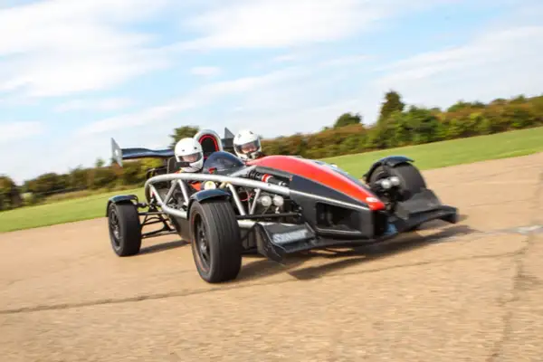 Car Chase Heroes: Adults