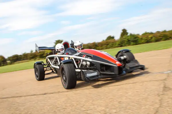 Car Chase Heroes: Adults